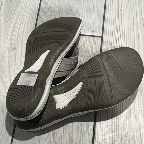 Clark’s Cloud-steepers Grey Sandals - Picture 5 of 9